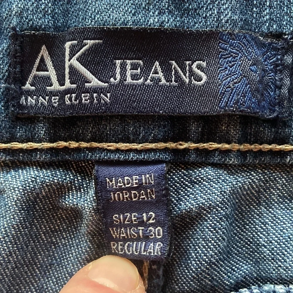 Women’s Ann Klein Jean Shorts in Size 12 - Picture 3 of 3
